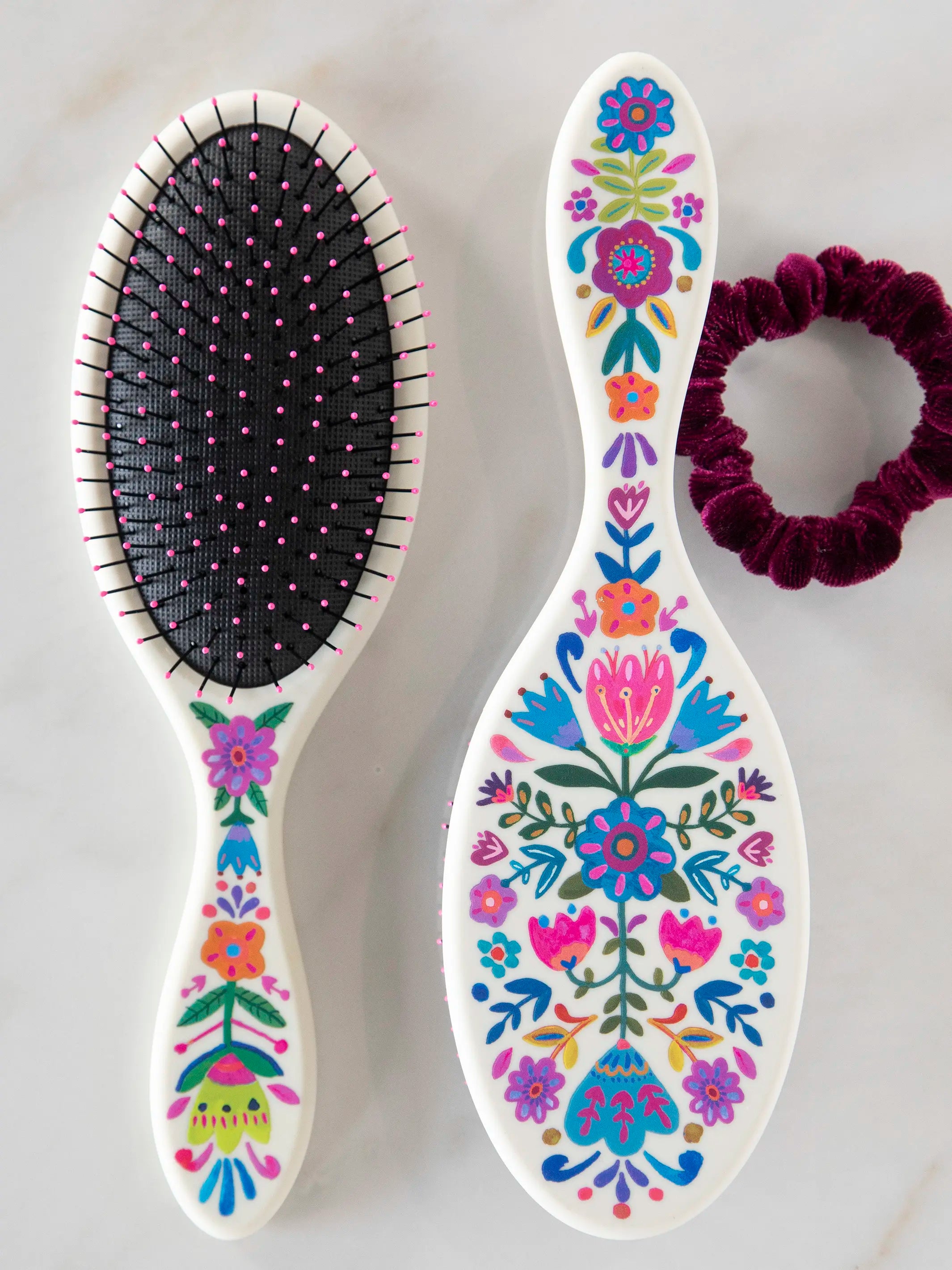 - Postoperative pet anti-licking Elizabethan collar Wet / Dry Detangling Hairbrush - Cream