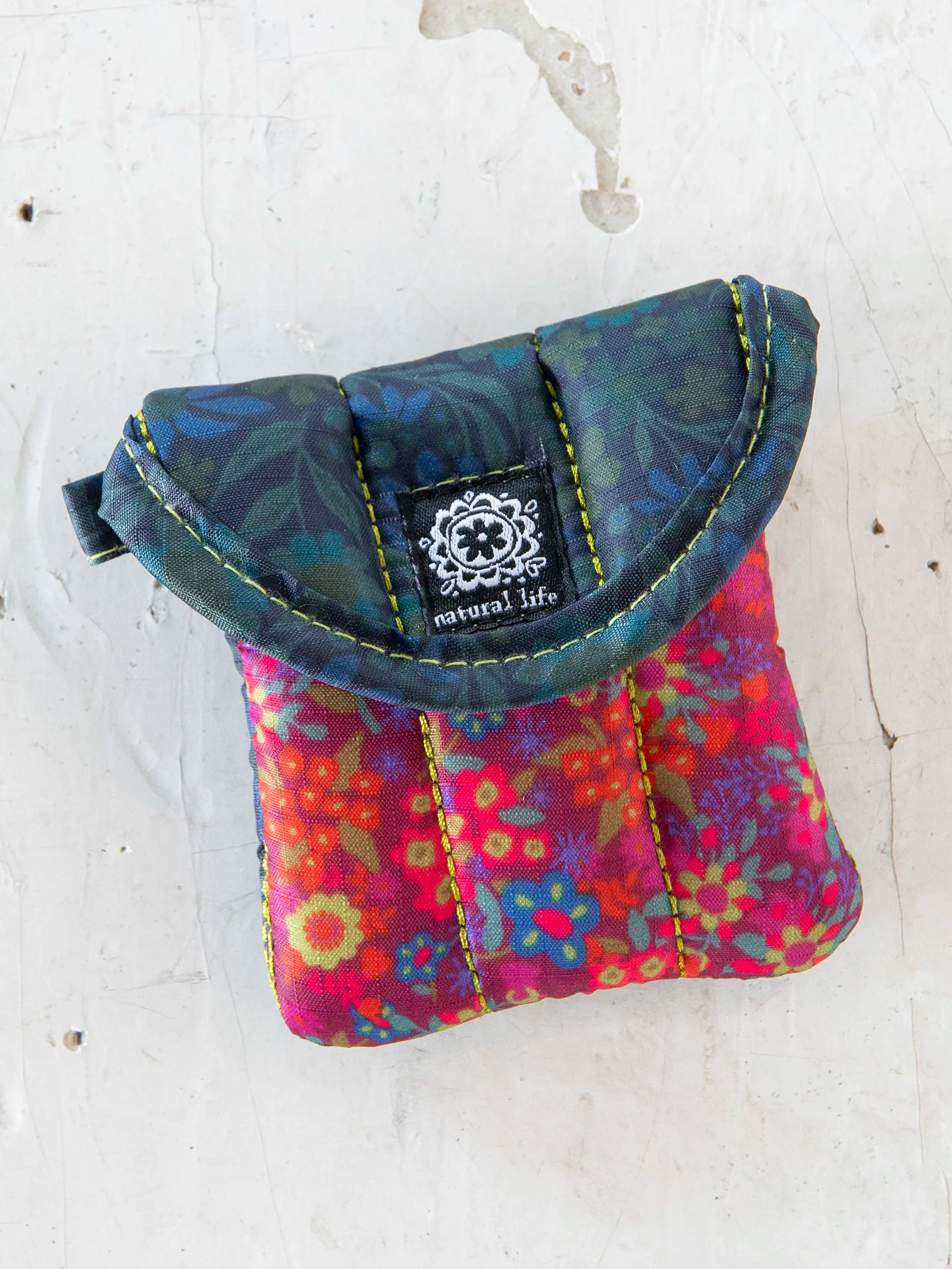 - Pet tear stain cleaning wipes Earbud Case - Mauve Garden Floral
