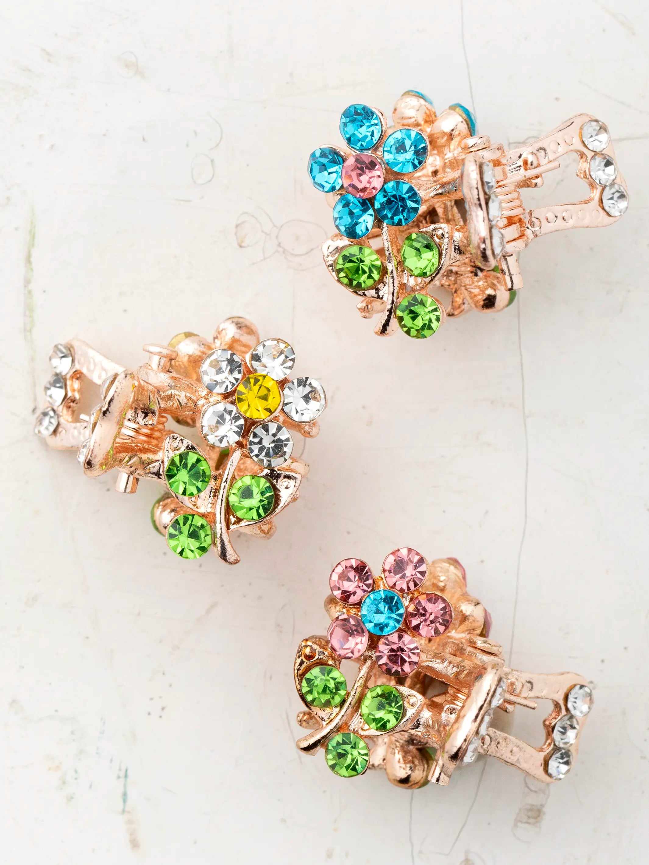 - Car dog seat belt Rhinestone Daisy Claw Clips, Set of 3 - Multicolored