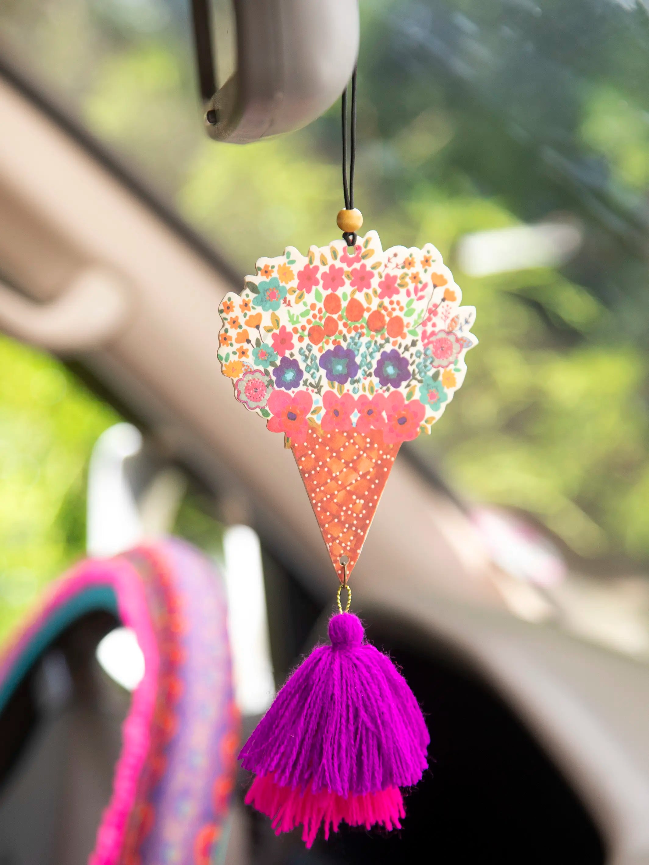 - Pregnant cat delivery room warming box Car Air Freshener - Don't Worry Be Happy