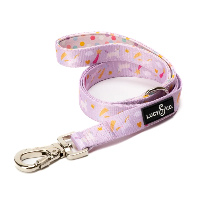  -Anti-scratch sofa protective cover Making Magic Leash
